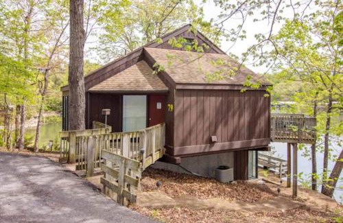 Village of Four Seasons House | Lakeview Treetop Village79-3bed3bapools-8pp