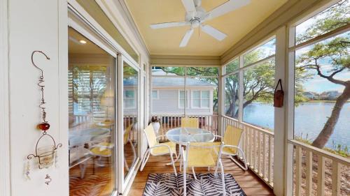 Litchfield by the Sea Villa | Lakeview Villa Oasis Spacious 3BR 3BA Retreat