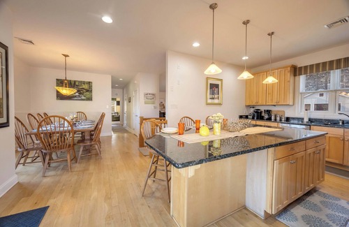 Lake Harmony Estates House | Lakeview, Walk to Slopes, Hot Tub, Gas Firepit Pool Table, Air Hockey, Pinball