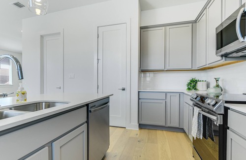 Lakeway House | Lakeway Villa with resort amenities