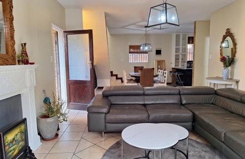 Tshwane Villa | Lakewhistle Family Cottage