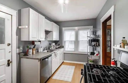 Lakewood Apartment | Lakewood Bed & Biscuit | Pet Friendly | Mins to LKWD Park
