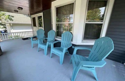 Lakewood Apartment | Lakewood Bed & Biscuit | Pet Friendly | Mins to LKWD Park