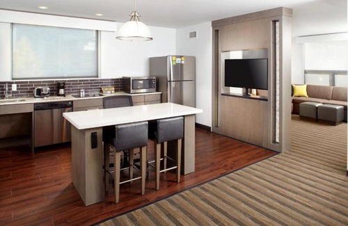Belmar House | Lakewood, Colo., Extended Stay Room Near Denver Federal Center
