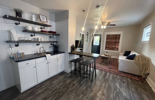 Lakewood Apartment | Lakewood Cozy Boho Apartment