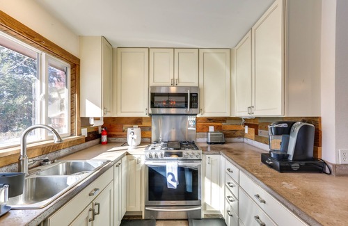 Morse Park Cottage | Lakewood Gem w/Deck ~ 7 Mi to Downtown Denver