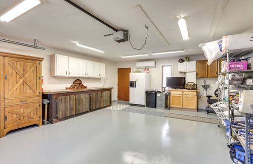 Morse Park Cottage | Lakewood Gem w/Deck ~ 7 Mi to Downtown Denver