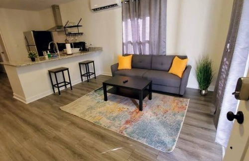 Durham Apartment | Lakewood Lyon Park Renovated Cottage Near Duke 26A