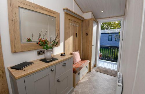 Woodhall Spa House | Lakewood Retreat