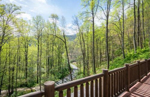 Black Mountain House | Lakey Gap Lodge by Carolina Mornings