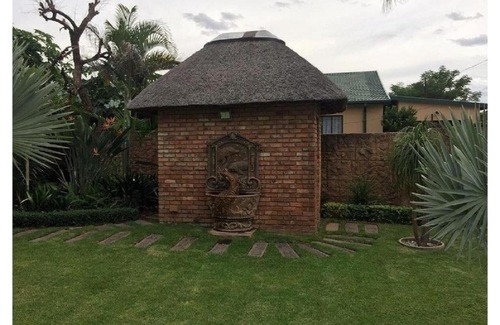 Bela-Bela House | Lala Bela Guest House