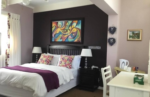Greater Johannesburg Metropolitan Area House | Lala-Nathi Guest House & Self Catering
