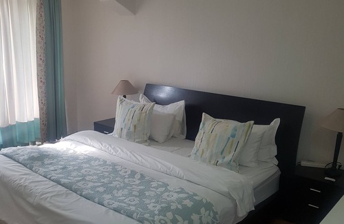 Greater Johannesburg Metropolitan Area House | Lala-Nathi Guest House & Self Catering