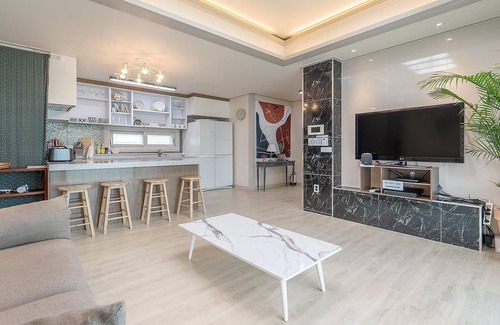 Hallim House | Lalapipo Jeju