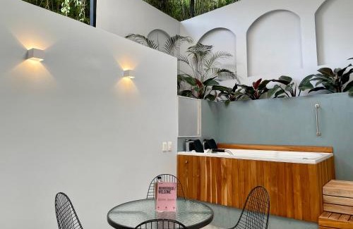 Las Lomas I Apartment | Lalinde by Wynwood House