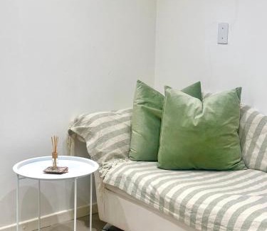 Cape Town Apartment | Lalla Cottages - Cape Town