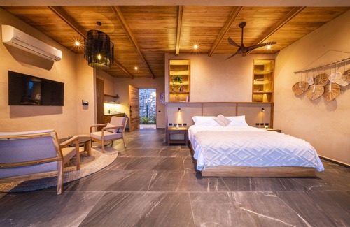Carmen Hotel | LALOON Luxury Suites - Adults Only