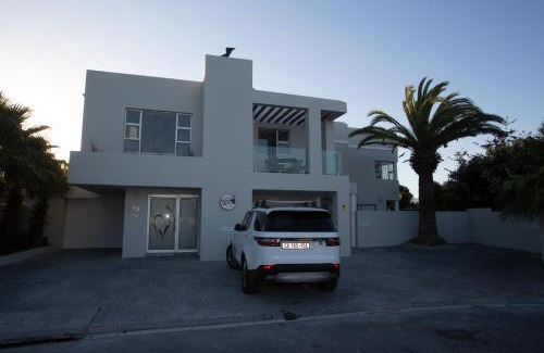 Sunset Beach Apartment | Lamabeach city farm