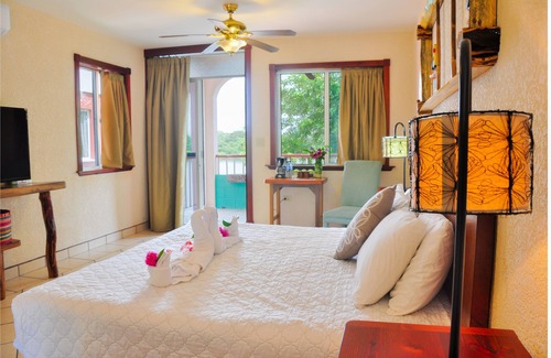 Orange Walk Hotel | Lamanai Landings Hotel and Marina