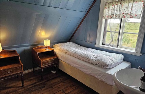 Borgarnes House | Lambalaekur Guesthouse