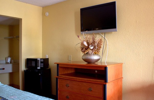 Historic Downtown Kissimmee Hotel | Lambert Inn