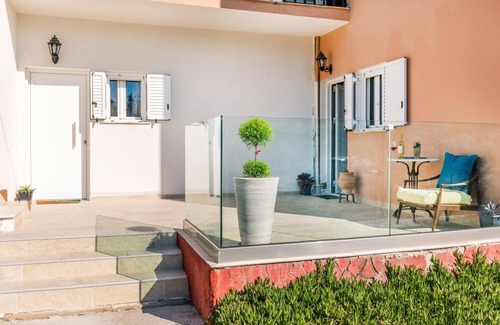 Roda Apartment | Lamda Apartment by Estia