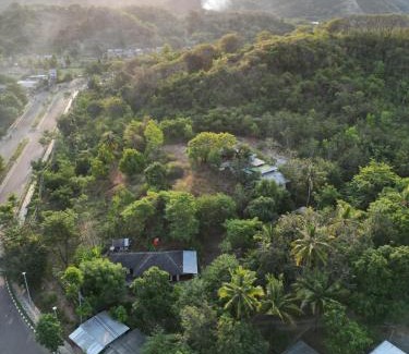 Kuta House | Lamina Repoq Hiils
