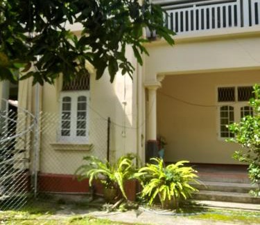 Seeduwa - Katunayake House | Lamp Colonial Bungalow Airport