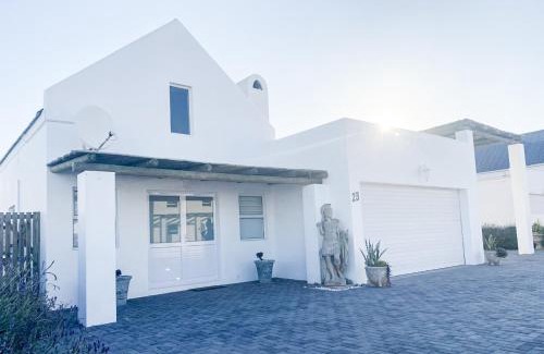 St. Helena Bay House | Lampies Bay Hideaway Close to the Shore