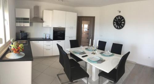Kastel Sucurac Apartment | Lana i Natali
