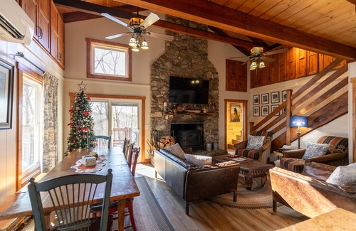 Pineola House | Land Harbor Lodge -Sauna | Hot Tub | Lake Access | Fire Pit | Golf