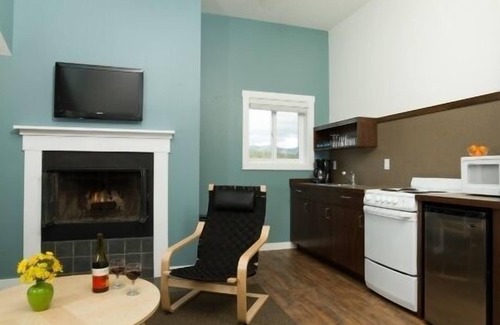 Downtown Cannon Beach Hotel | Land's End at Cannon Beach