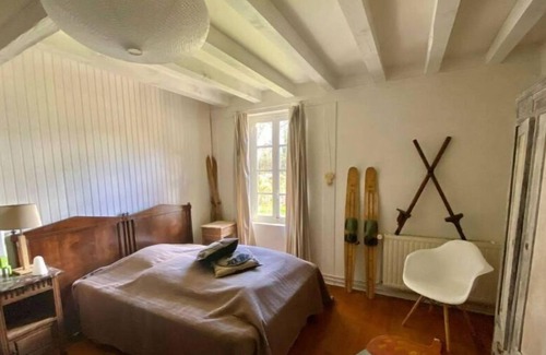 Sabres House | Landes manor house on airial with swimming pool