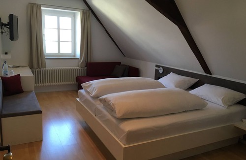 Efringen-Kirchen Hotel | Landgasthof Rebstock Egringen