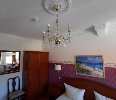 Alt-Travemunde/Ronnau Hotel | Landhaus Bode