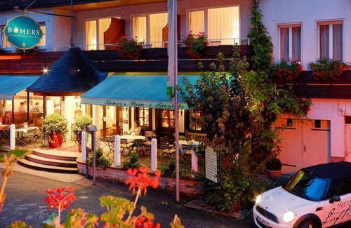 Alf House | Landhauszimmer "Comfort", balcony & vineyard view - Ringhotel Bömers Mosellandhotel