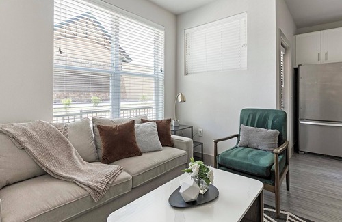 South Arlington Apartment | Landing | Amazing 1BD, Game Room, Pool