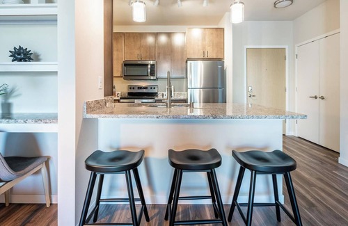 Newberry Apartment | Landing | Amazing 1BD, Pool, Gym