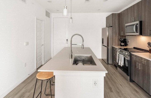 San Antonio Apartment | Landing | Amazing 1BD, Gym, Clubhouse