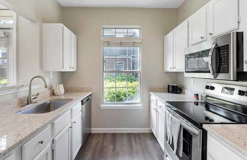 Molalla Apartment | Landing | Amazing 2BD, Clubhouse, Gym