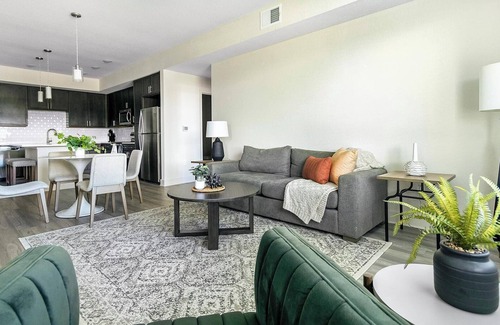 Palmetto Apartment | Landing | Amazing 2BD, Gym, Pool