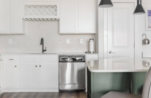 Cary Apartment | Landing | Amazing 2BD, Gym, Pool