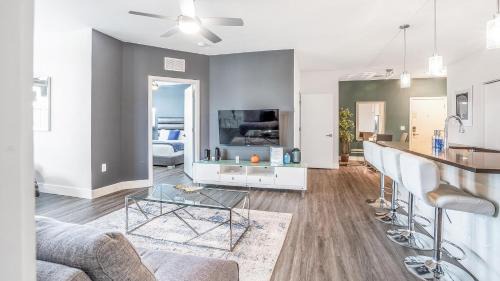 Port Tampa City Apartment | Landing Apartments Westshore - Tampa