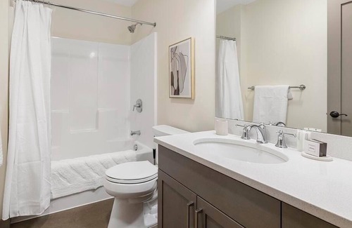 Alberta Arts District Apartment | Landing at 1930 Alberta - 1 Bedroom in Vernon