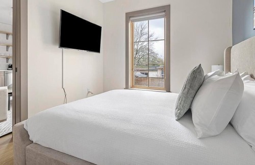 Alberta Arts District Apartment | Landing at 1930 Alberta - 1 Bedroom in Vernon