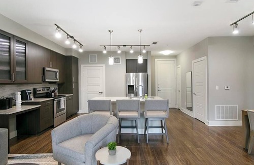 Mueller Apartment | Landing at AMLI on Aldrich - 1 Bedroom in Mueller