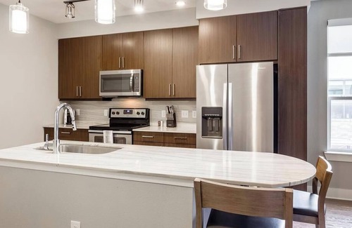 Mueller Apartment | Landing at AMLI on Aldrich - 1 Bedroom in Mueller