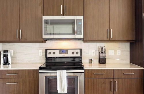 Mueller Apartment | Landing at AMLI on Aldrich - 1 Bedroom in Mueller