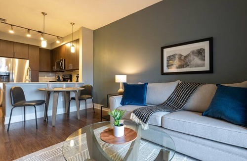 Mueller Apartment | Landing at AMLI on Aldrich - 1 Bedroom in Mueller