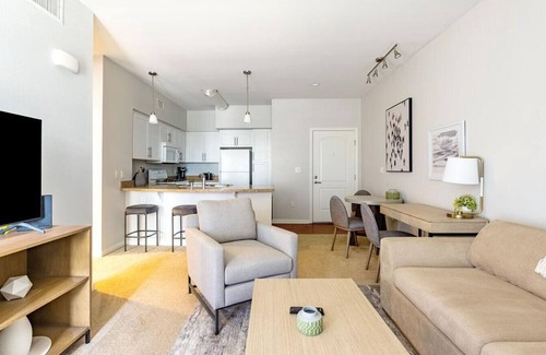 Oxnard Apartment | Landing at Artisan Apartments at East Village - 1 Bedroom in West Village